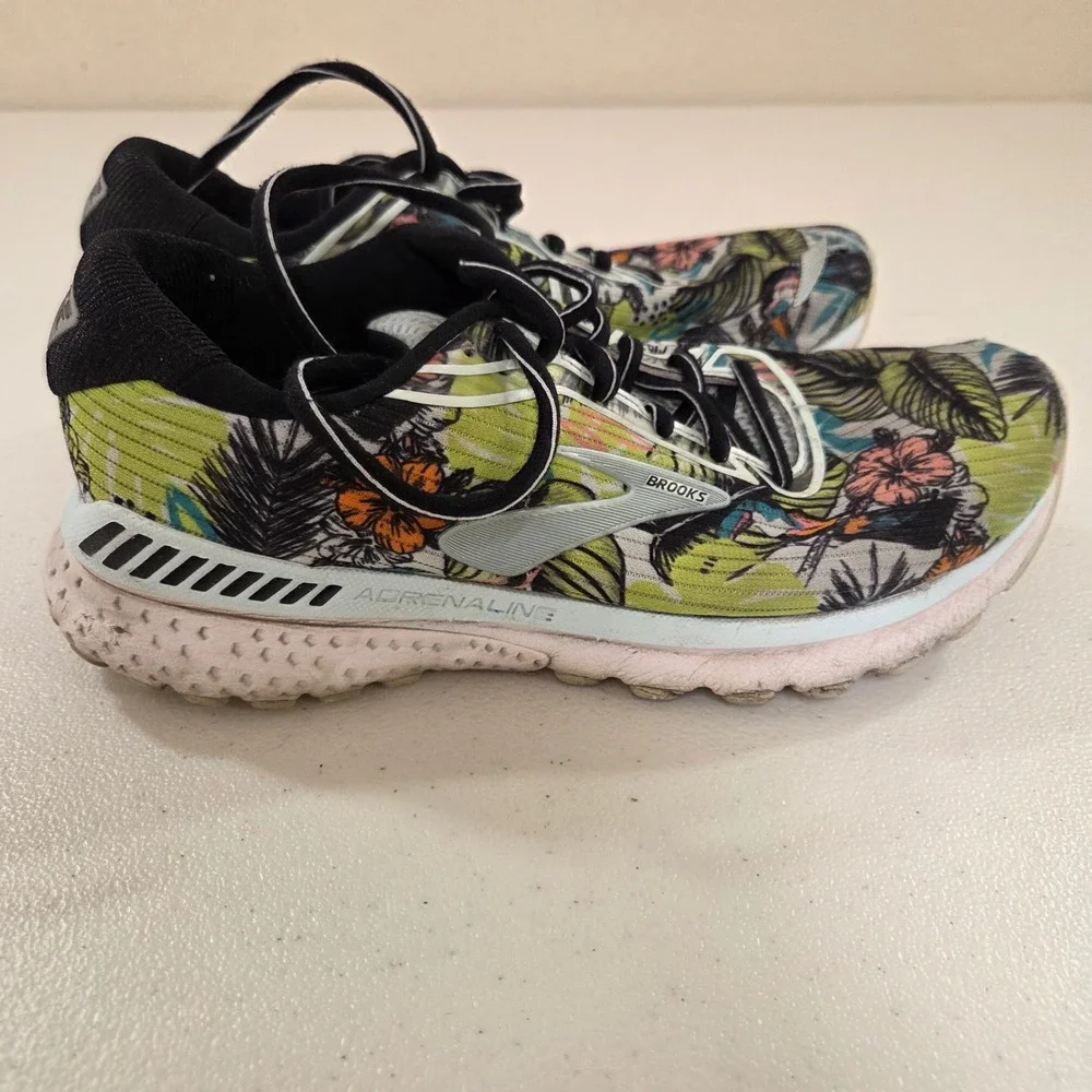 Brooks Adrenaline GTS 20 Women 8.5 Running Shoes Tropical Floral 1202961B453